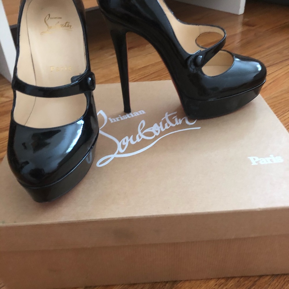 Shoes - Picture 3 of 3
